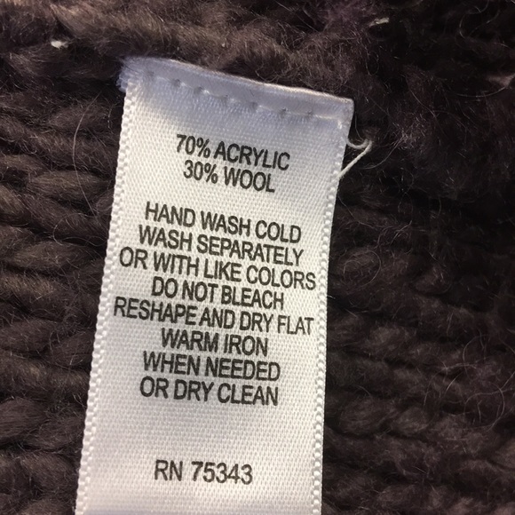 Sweater - Picture 8 of 8